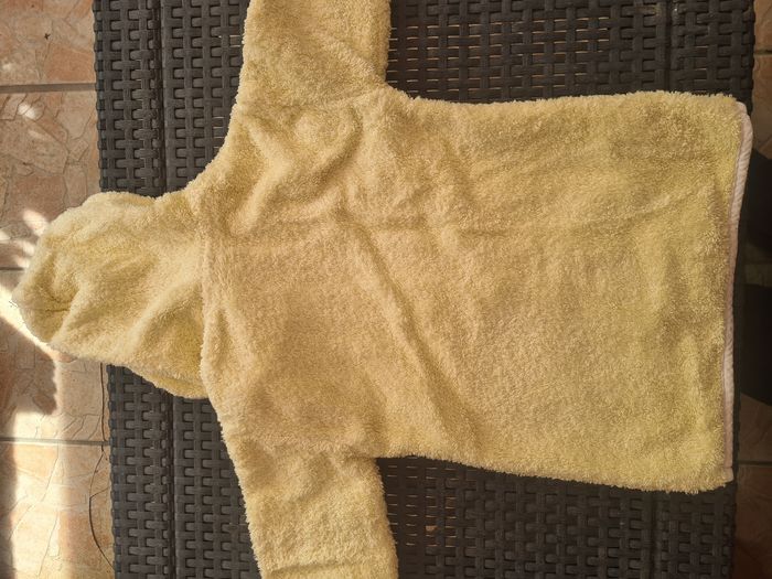 Cape,  veste de bain. Fermeture éclair. Carré blanc. 1 an. Jaune pâle - photo numéro 5