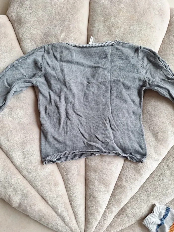 Lot de 1 gilet et de 1 pull - photo numéro 4