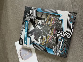 Coffret Classeur Pokémon, Foudre Noire en français