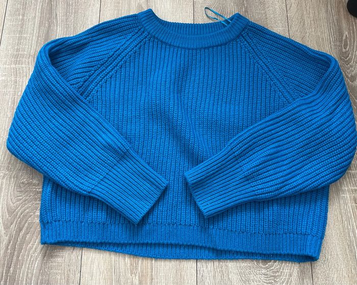 Pull bleu