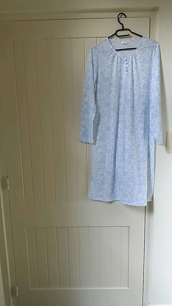 Robe de nuit - photo numéro 2