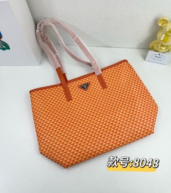 Prada  tote 80