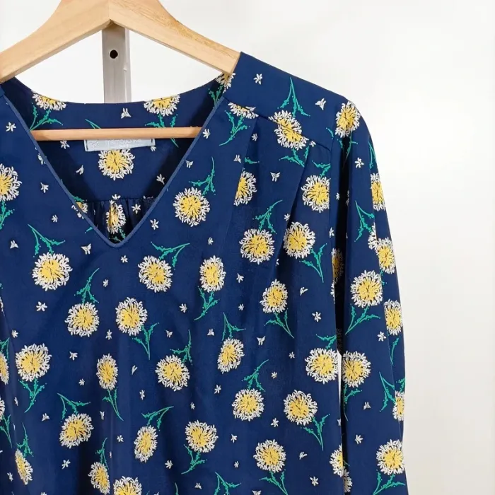 Blouse bleue à fleurs Mamouchka – imprimé pissenlits, manches longues, taille M A1067 - photo numéro 2