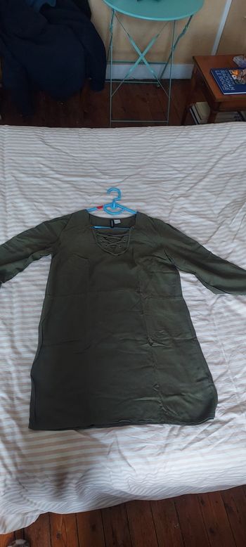 Robe kaki