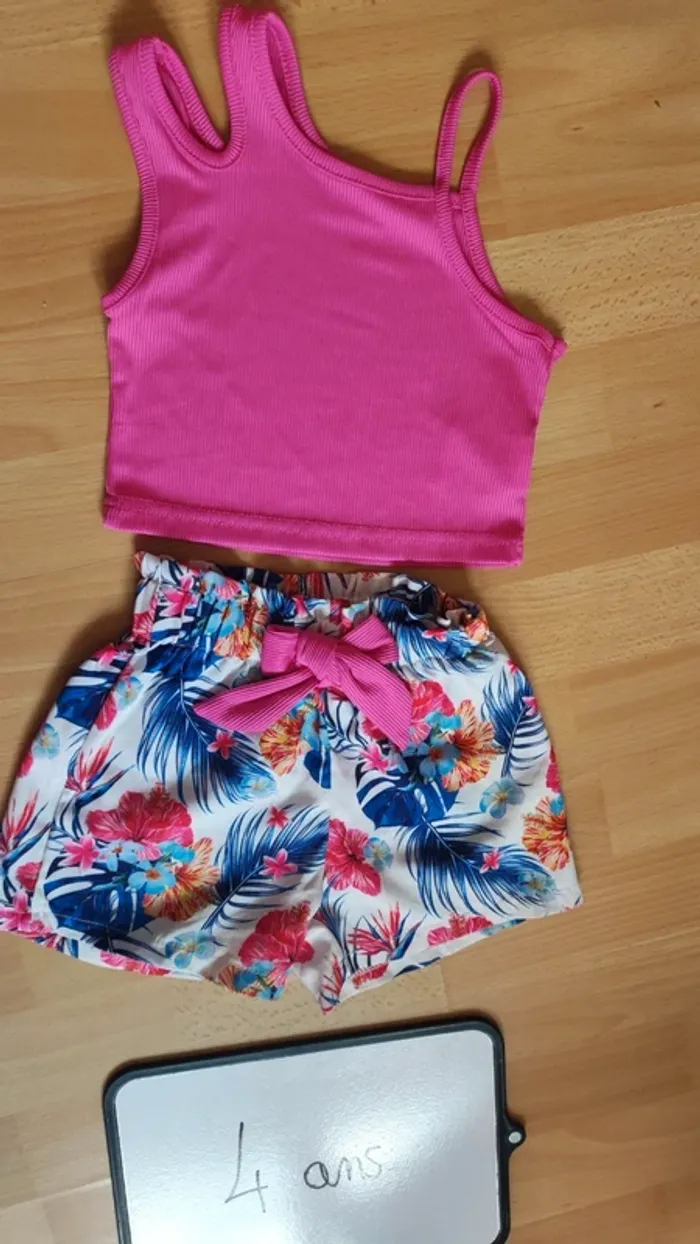 Short et crop top taille 4 ans - photo numéro 2