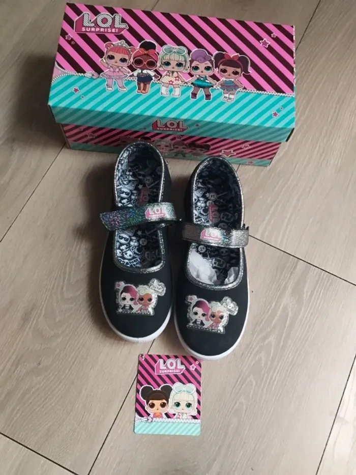 Chaussures poupée lol neuf