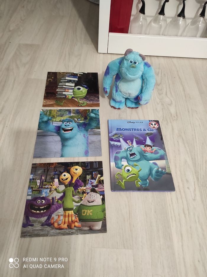 Lot peluche/ livres/ puzzles monstre et cie