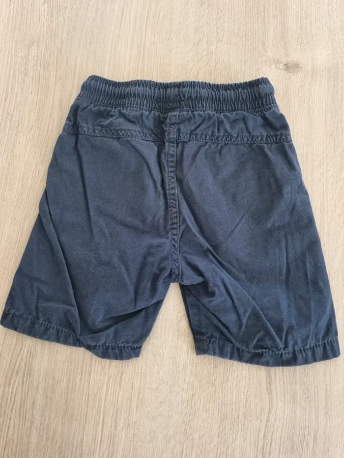 Short 3ans TBE - photo numéro 3