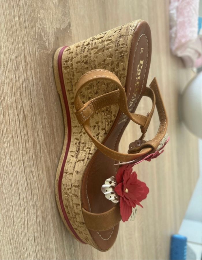 Chaussure compensée