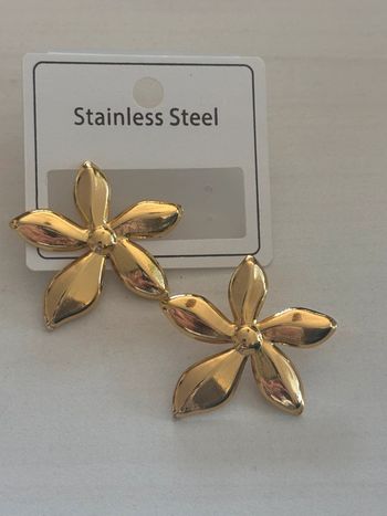 Boucles d’oreilles fleurs grande taille acier inoxydable doré