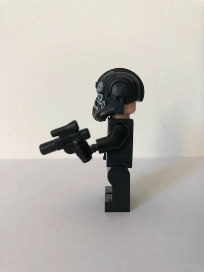 Figurine type lego Stormtrooper pilote Tie Fighter. Star Wars - photo numéro 2