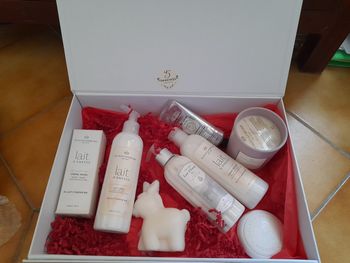 Coffret Beauté au lait d'ânesse neuf cadeaux fêtes lot x 5 produits 