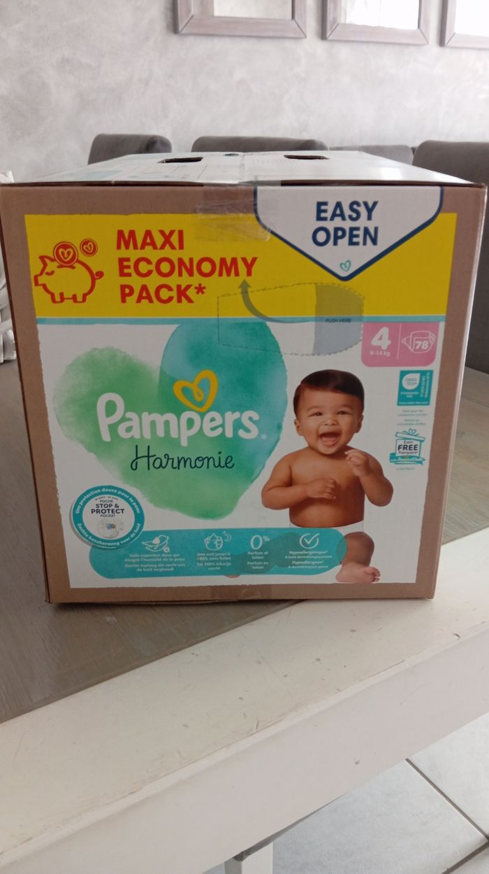 Le  pack maxi pack Pampers harmonie taille 4 neuf jamais ouvert