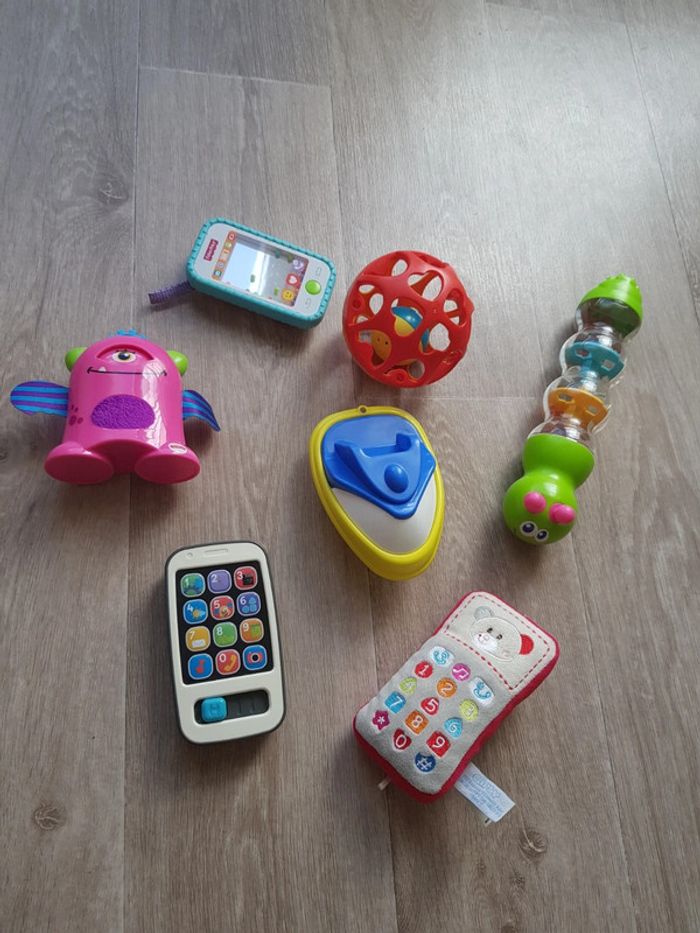 Lot de 7 jouets premier age