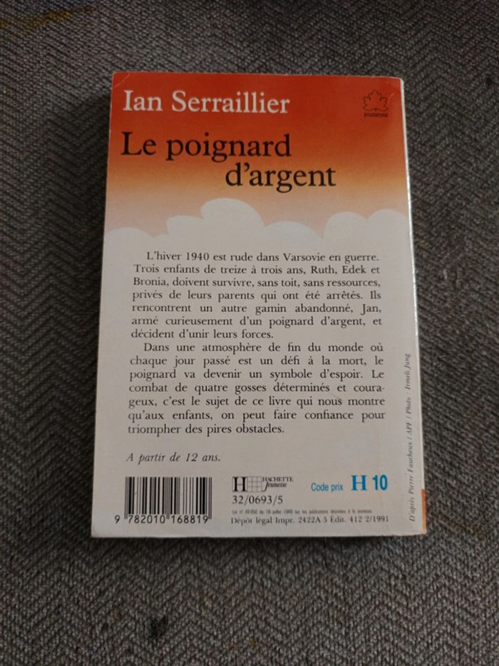 Le poignard d'argent - photo numéro 2