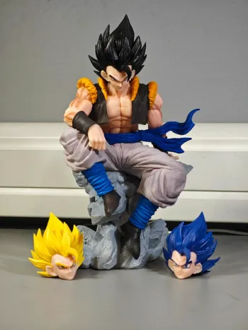 Figurine Dragon Ball : Gogeta 22cm / Neuve/ Trois têtes interchangeables/ Sans boîte