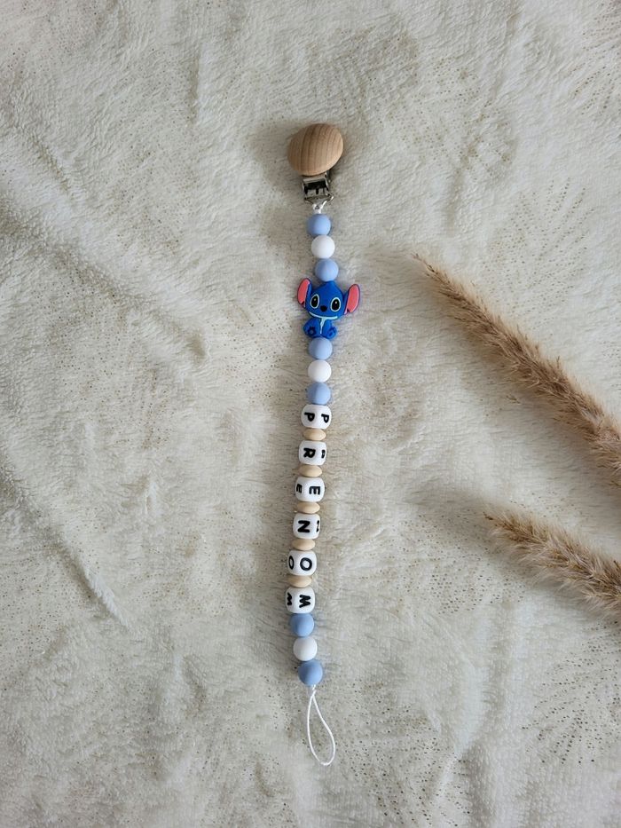 Attache tétine stitch bleu blanc silicones - photo numéro 2