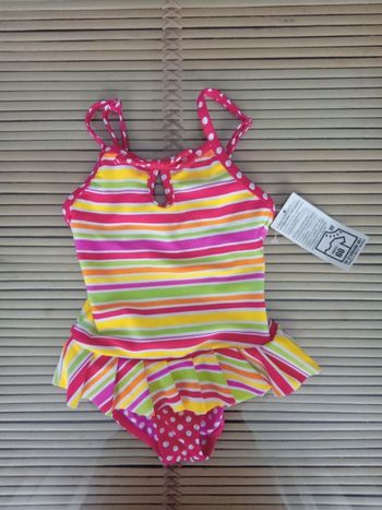 Magnifique maillot de bain 1 pièce 98 cm neuf