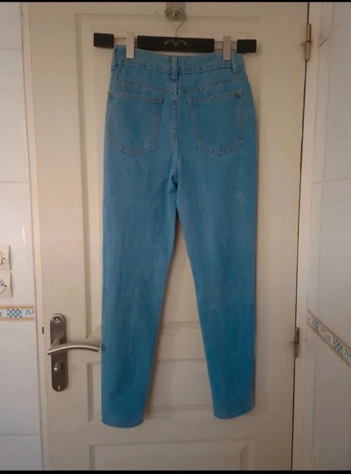 Neuf jean mom troué femme boohoo taille XS/34 - photo numéro 4