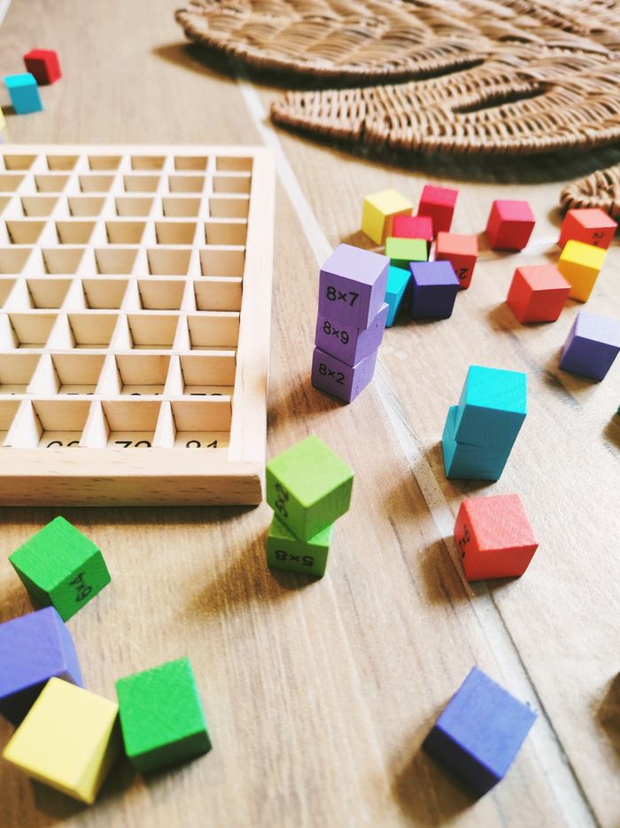 🔢Coffret en bois chiffres multicolores j'apprends les multiplication/mathematiques - photo numéro 4