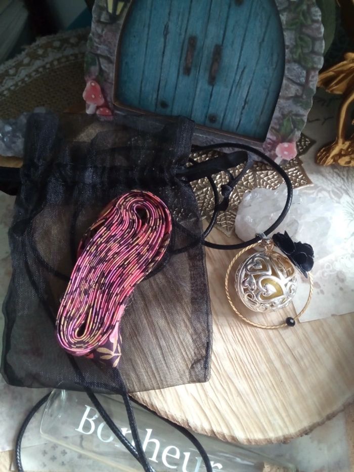 Lot livre + collier sautoir bola future maman - photo numéro 9