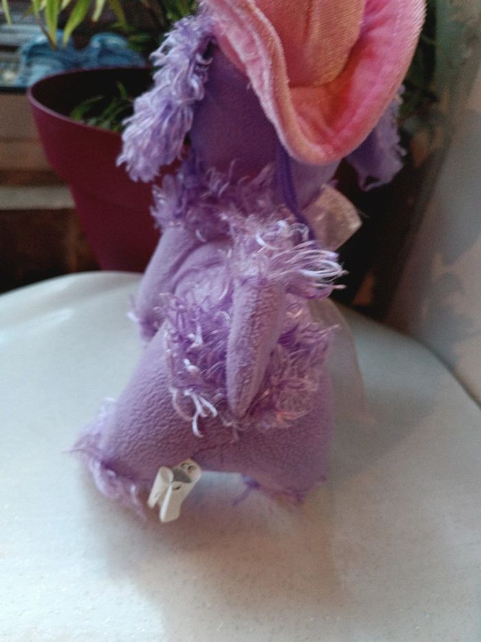 Peluche plush caniche violet purple chien dog chapeau rose pink cap cowboy western forest - photo numéro 7