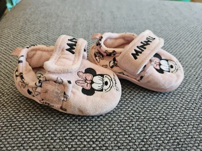 Lot chaussons Minnie 20 - photo numéro 10
