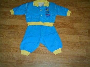 Ensemble bébé bleu turquoise et jaune 6 mois TBE