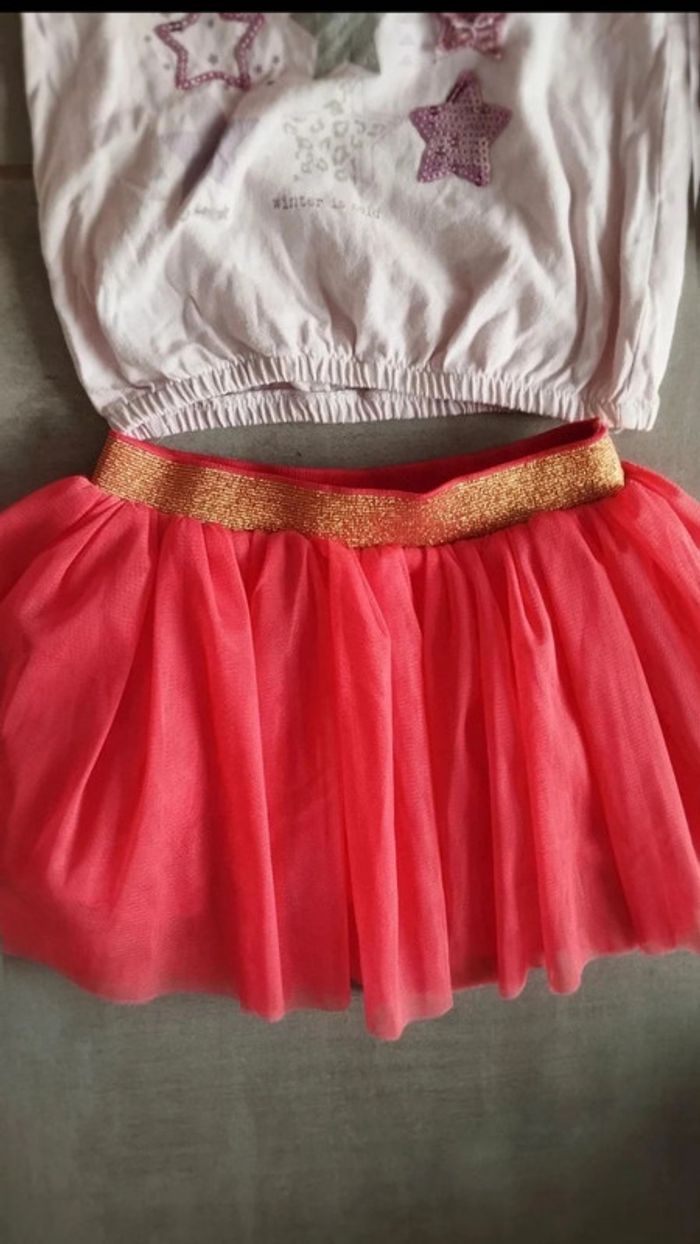 Tee shirt et jupe taille 12 mois fille - photo numéro 3