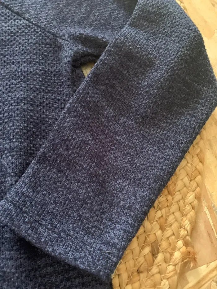 Pull léger bleu - photo numéro 4