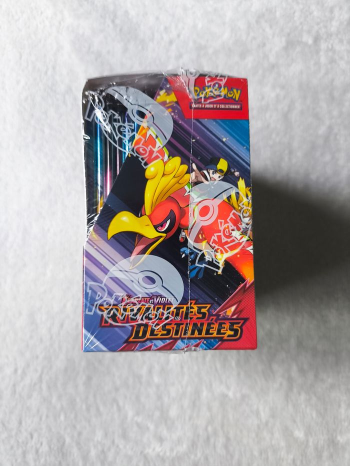 Display pokémon EV10 rivalités destinés - photo numéro 3