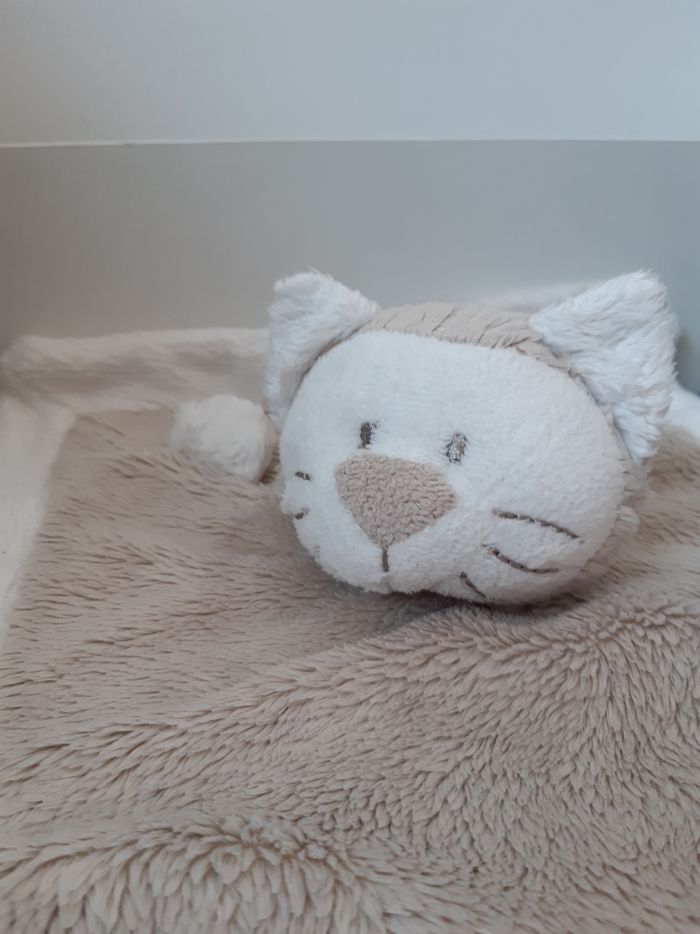 Doudou plat chat 🐱 blanc La Galleria - photo numéro 2