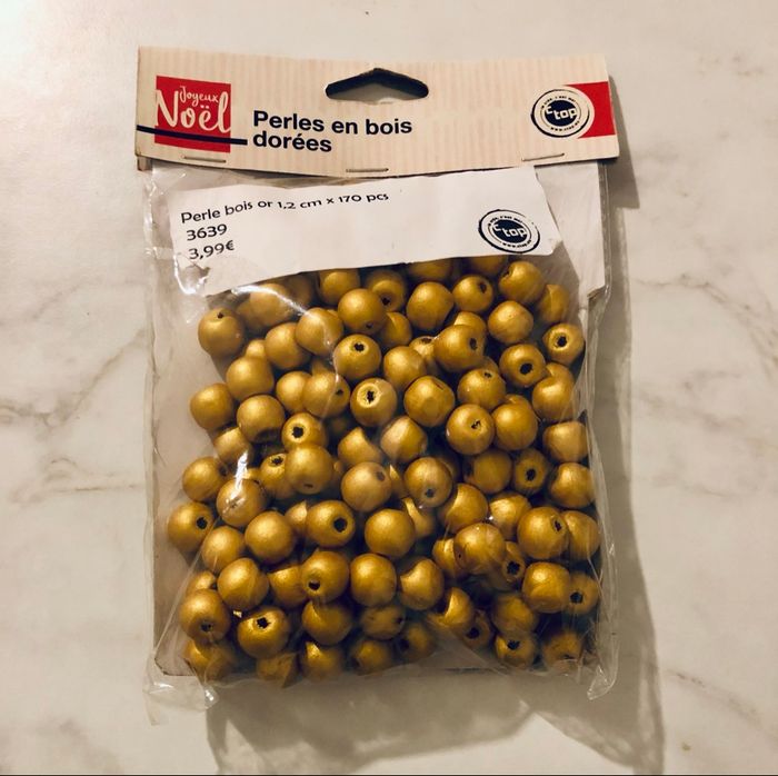Perle en bois dorées
