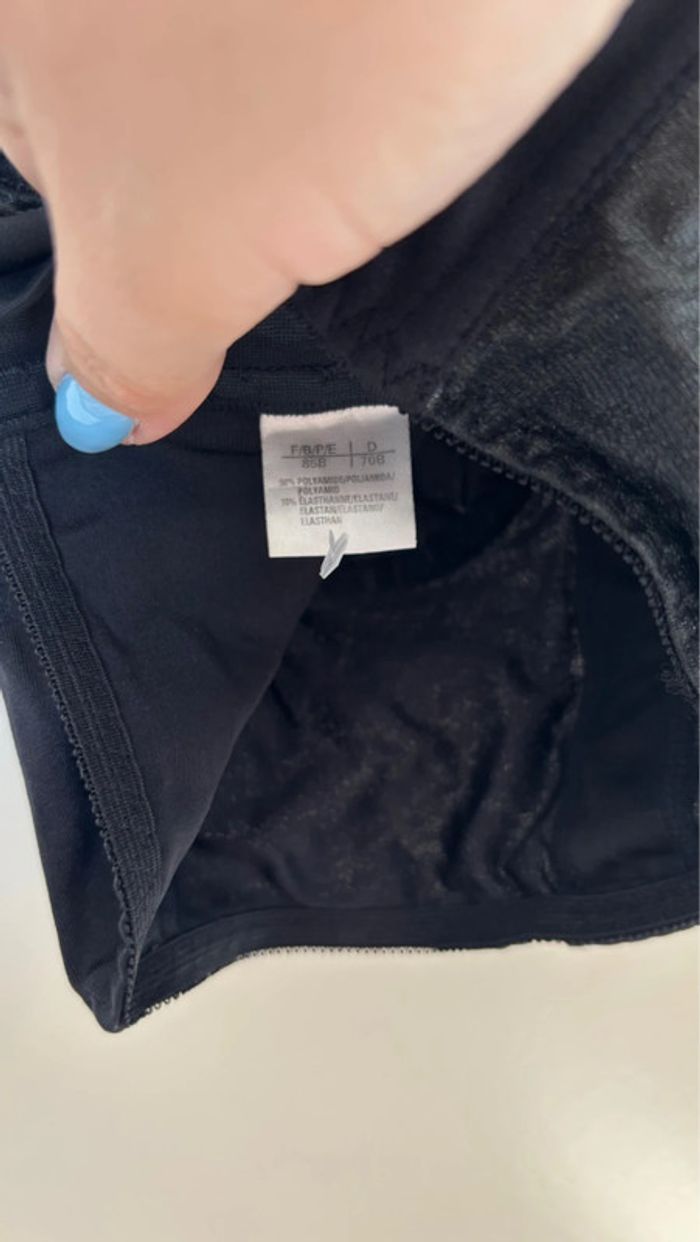 Haut court taille 85B en très bon état - photo numéro 5