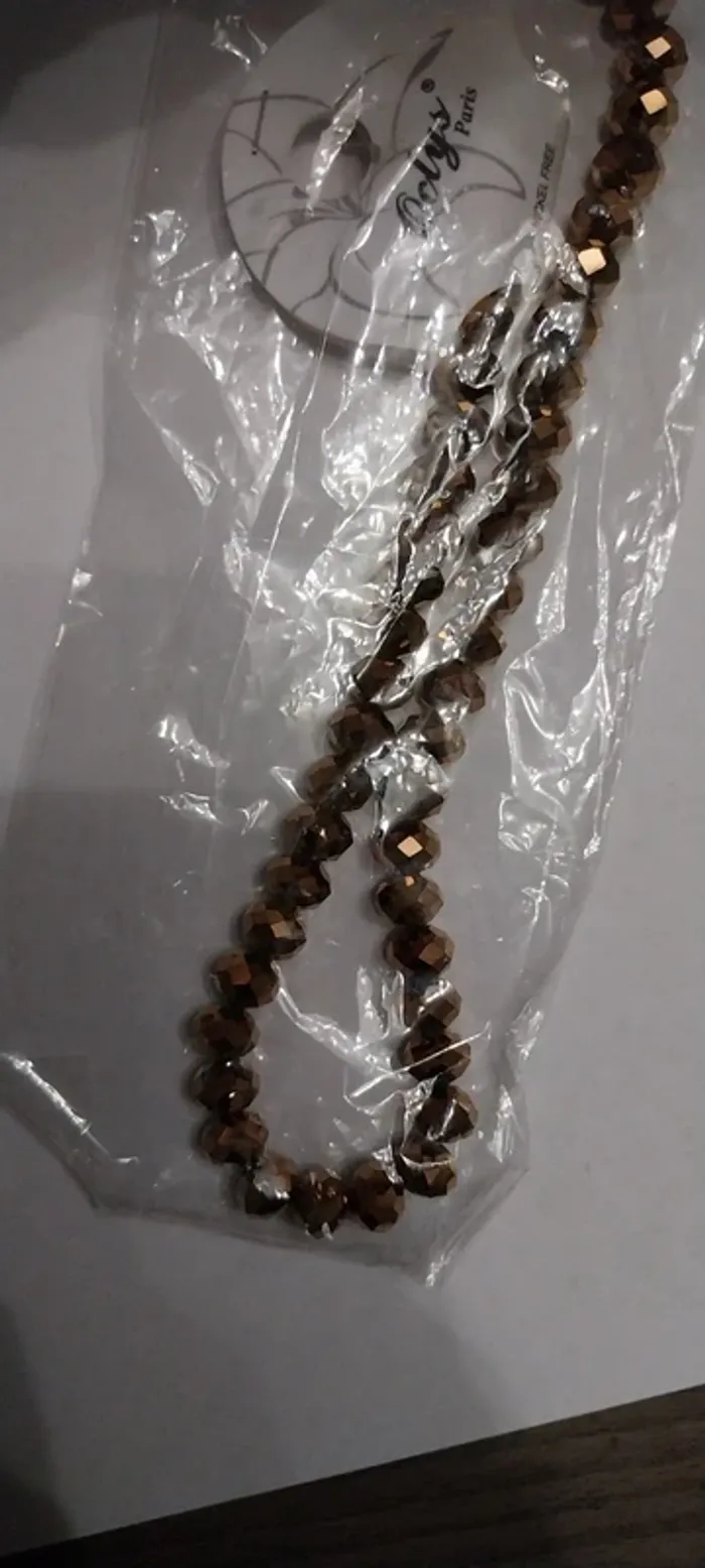 Collier fantaisie perles irisées. Marron - photo numéro 2