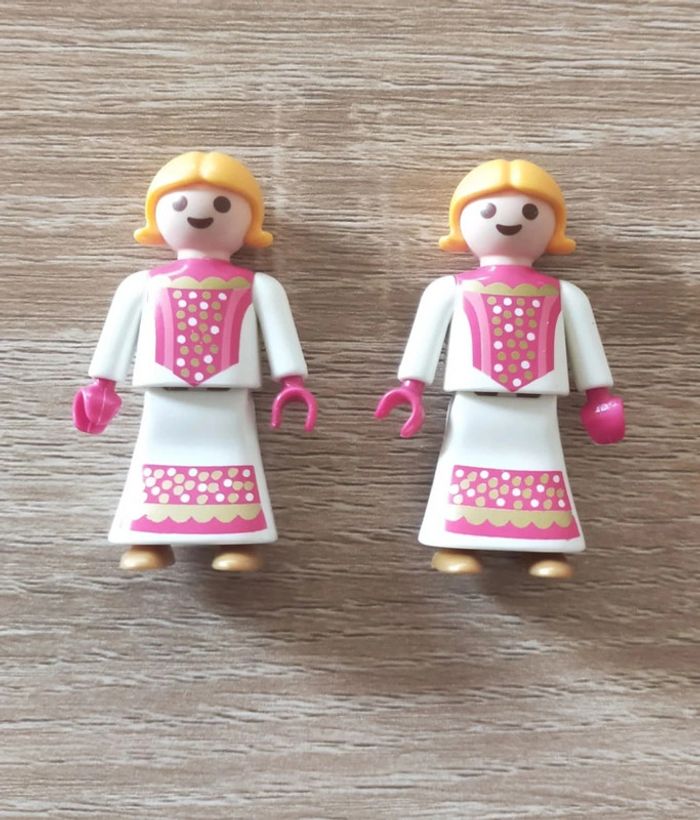 Playmobil lot personnages enfants en robe