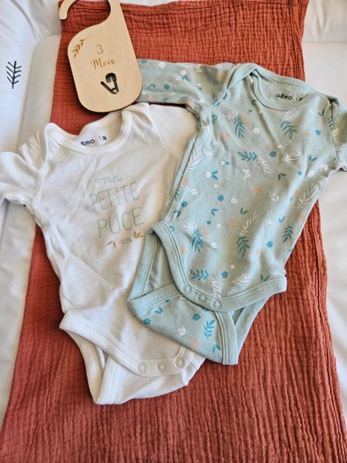 Body manches longues taille 3 mois