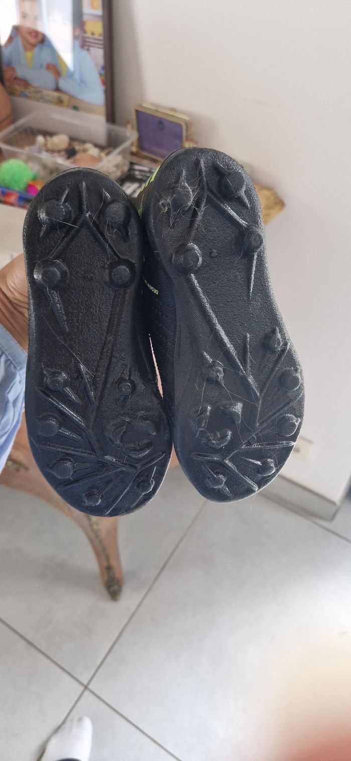 Chaussures de foot et protege tibia - photo numéro 4