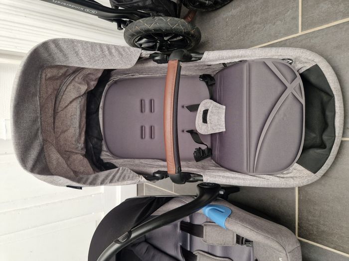 Poussette 3 en 1 Kinderkraft XMOOV - Gris - Très bon état - photo numéro 7