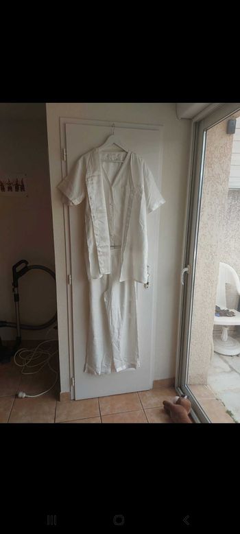 Joli pyjama 3 pieces taille 38/40