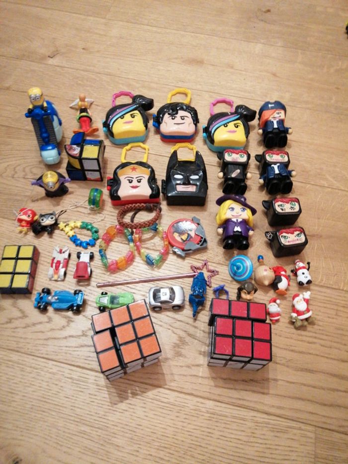 Lot petits jouets - anniversaire
