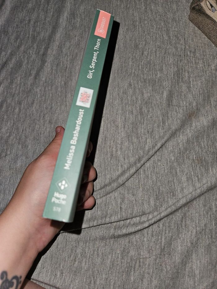Livre girl, serpent, thorn - photo numéro 3