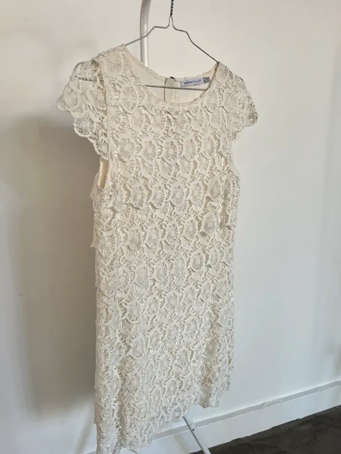 Robe blanc crème dentelle See by Chloé