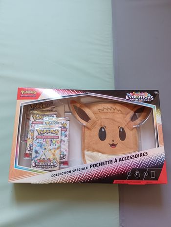 Coffret pokémon Evoli collection spéciale pochette à accessoires neuve