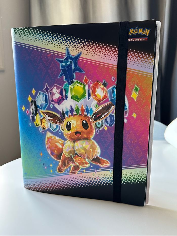 Classeur cartes Pokémon Evoli « évolution prismatique »