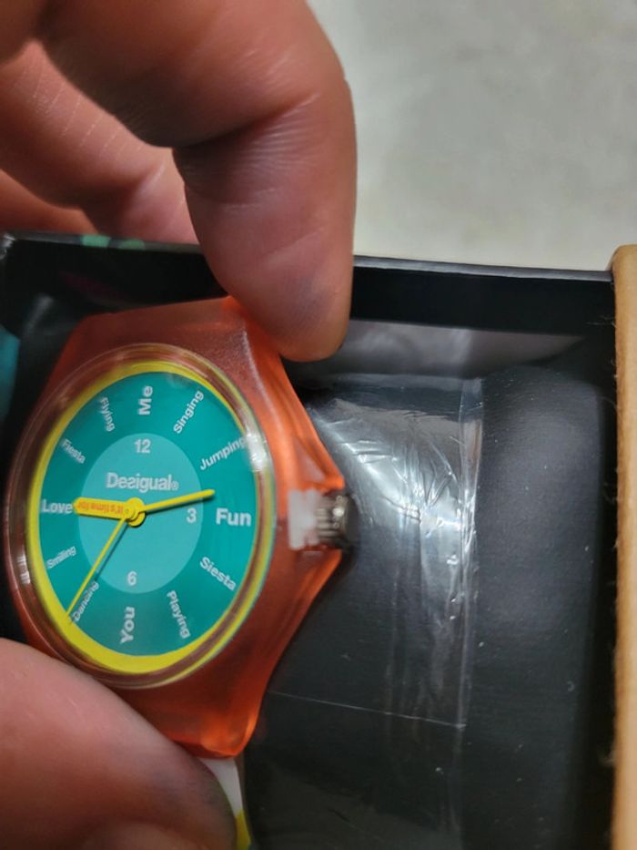 Montre desigual neuve - photo numéro 5