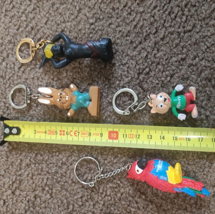 attention bien lire l'annonce porte clef publicitaire