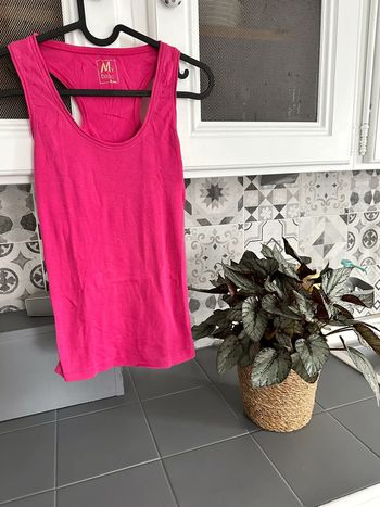Top fuchsia, taille 38, bon état