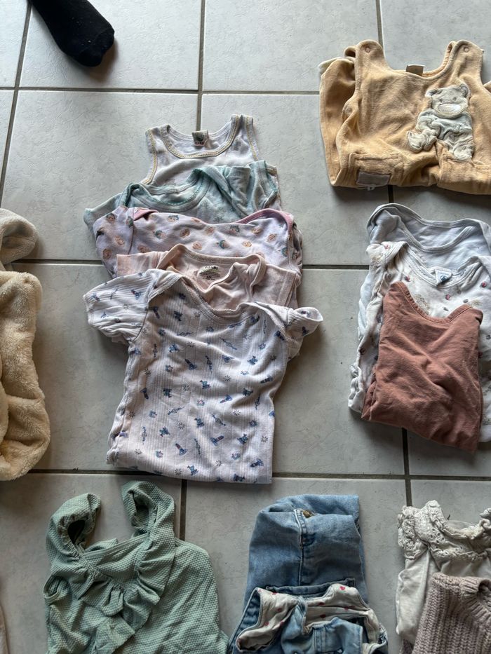 Lot de vêtement taille environ 9 18mois mixé de taille - photo numéro 6