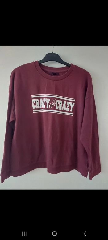 Pull sweat couleur bordeaux